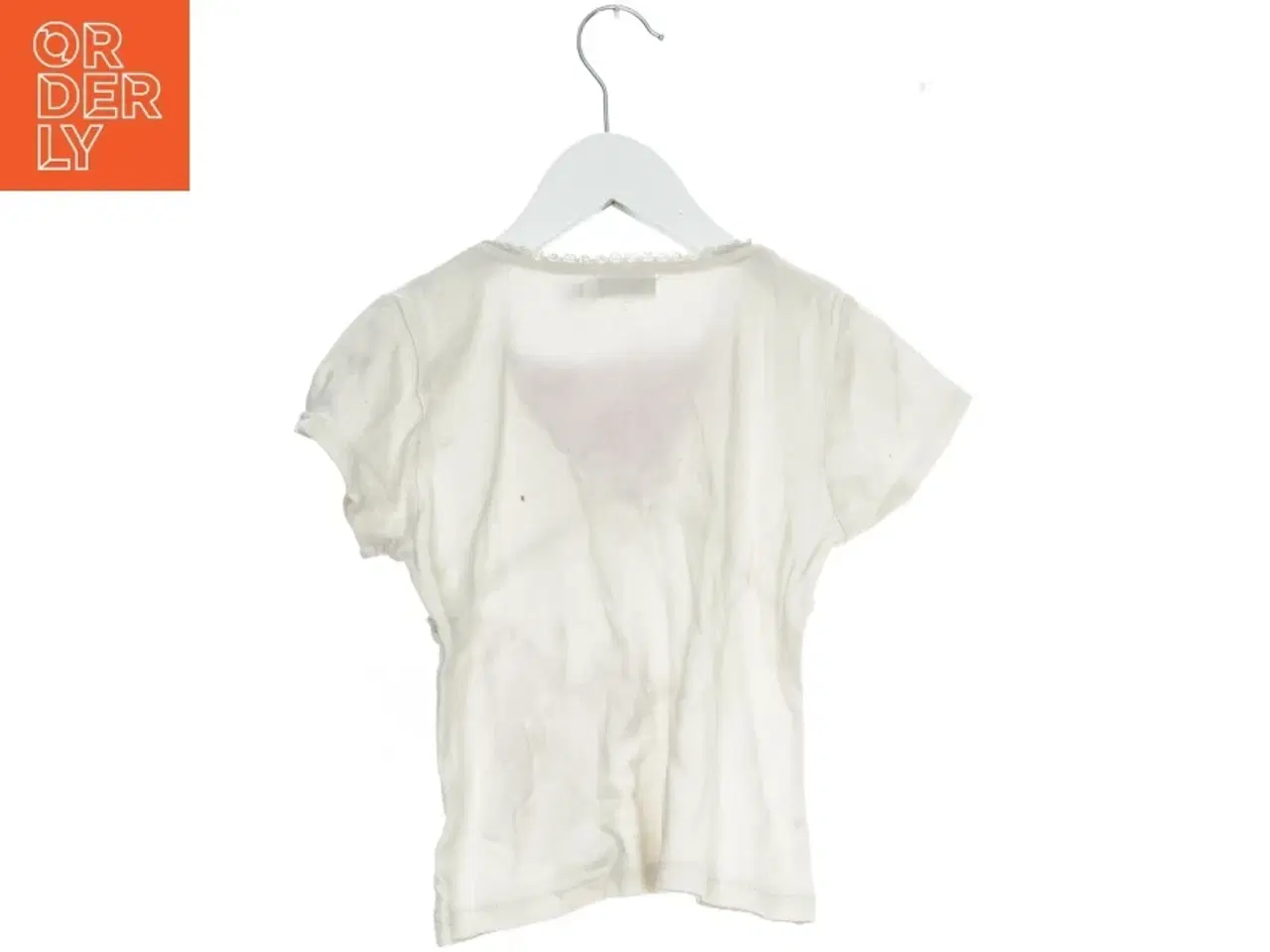Billede 2 - T-shirt med sommerfugleprint fra Pretty Sille (str. 128)