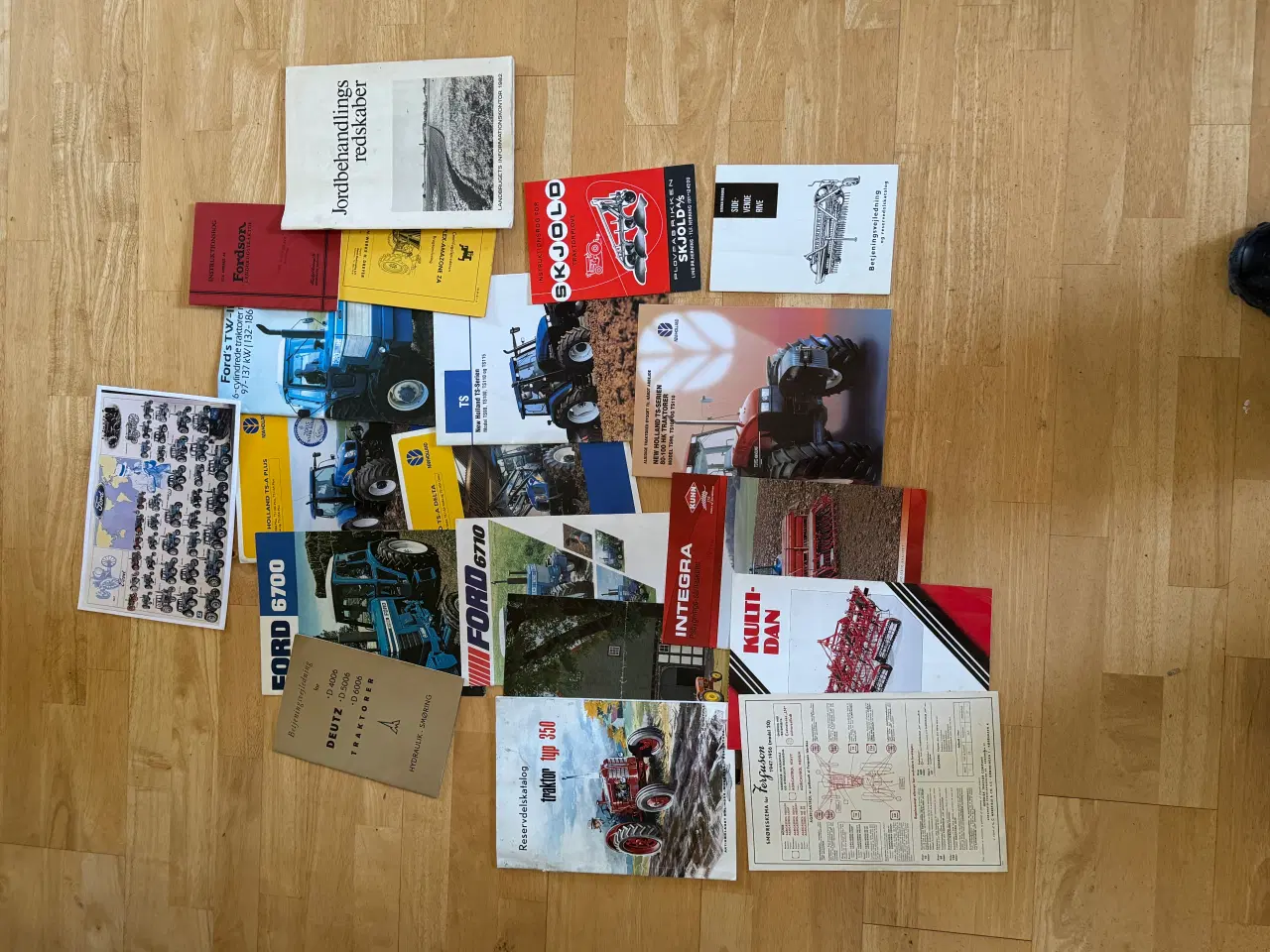 Billede 3 - Reservedelskatalog + instruktion bøger