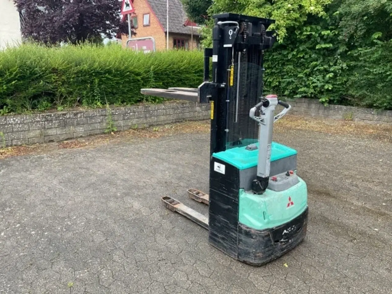Billede 1 - Mitsubitsi 1200KG Elstabler  TRIPLEX 4100cm  lev med lader