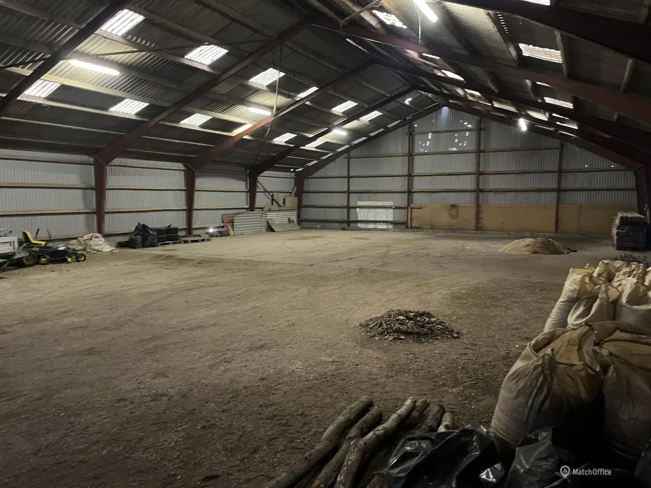 Billede 5 - Rummelig hal på 456 m² udlejes