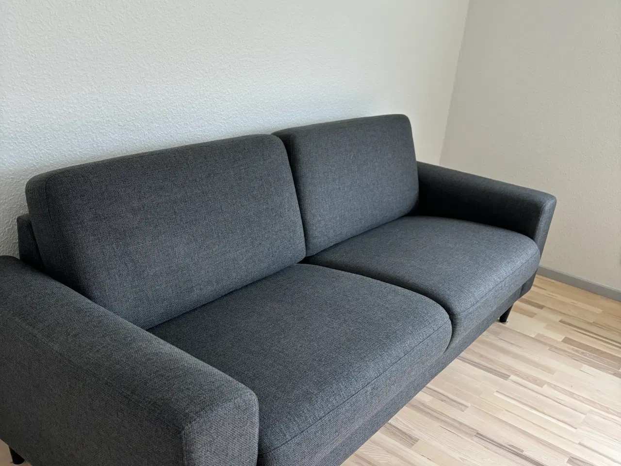 Billede 1 - 1 år gammel sofa sælges. Befinder sig i Gråsten 