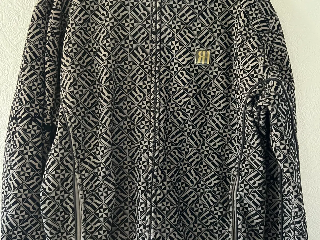 Billede 1 - Rydel House Royalty Sweatshirt m/Lynlås. (Str. L)