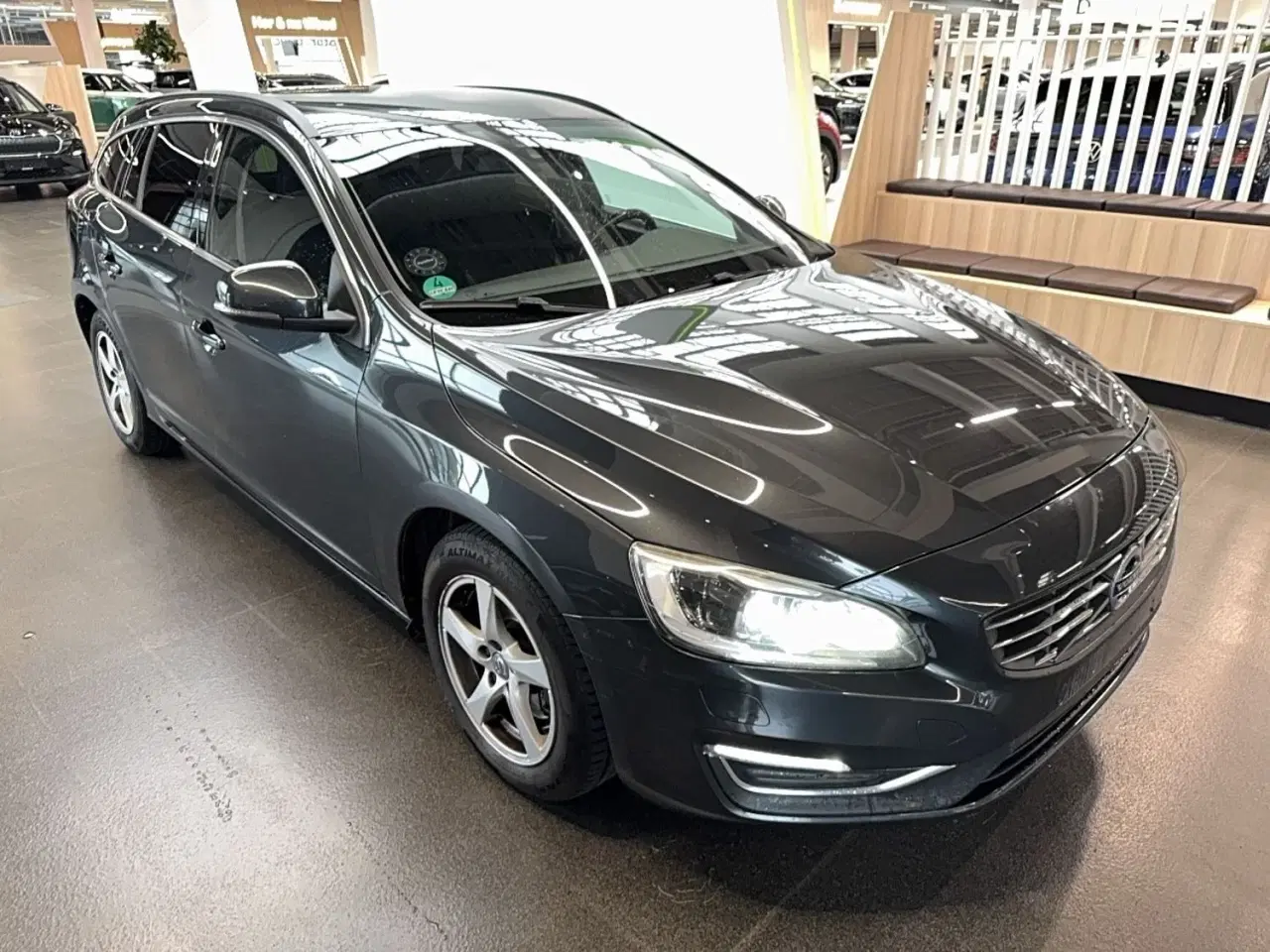 Billede 1 - Volvo V60 CC 2,0 D4 190 Momentum aut.