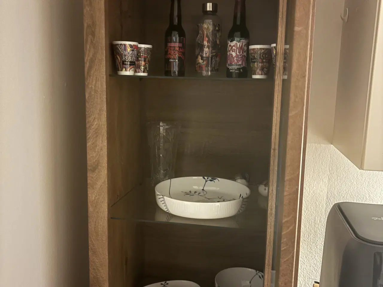 Billede 4 - Vitrineskab i mørk eg