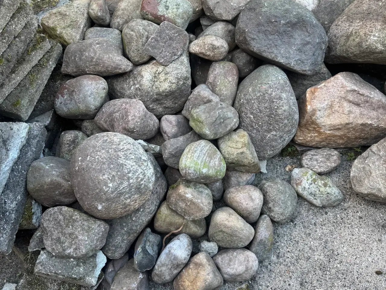 Billede 2 - Smukke granitsten til gratis afhentning i Odense