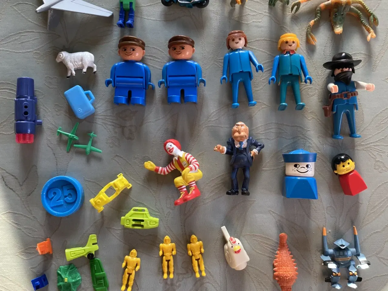 Billede 1 - ⭐️ Blandet pose Playmobil + figurer og legetøj