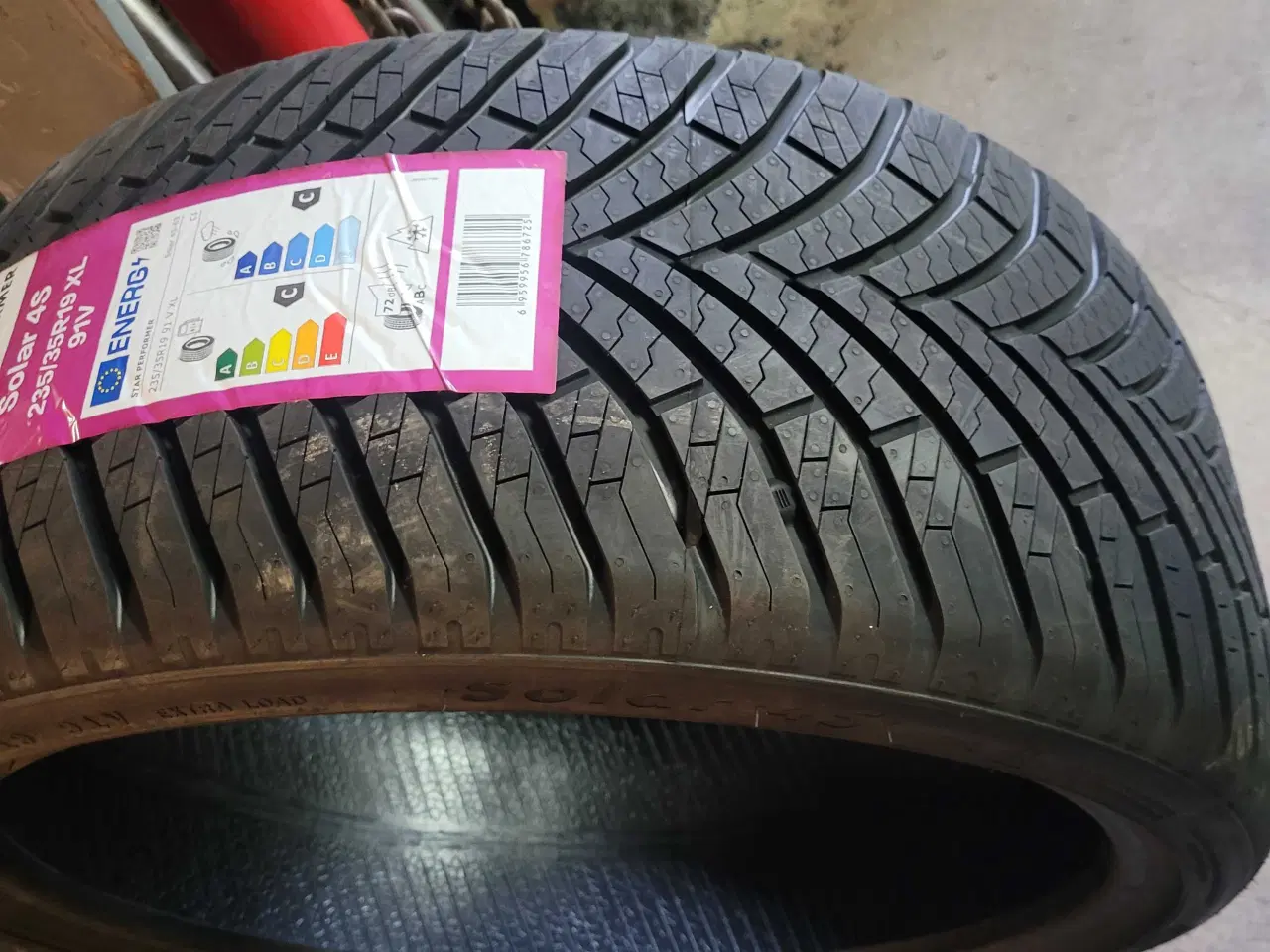Billede 2 - 235 / 35 R 19