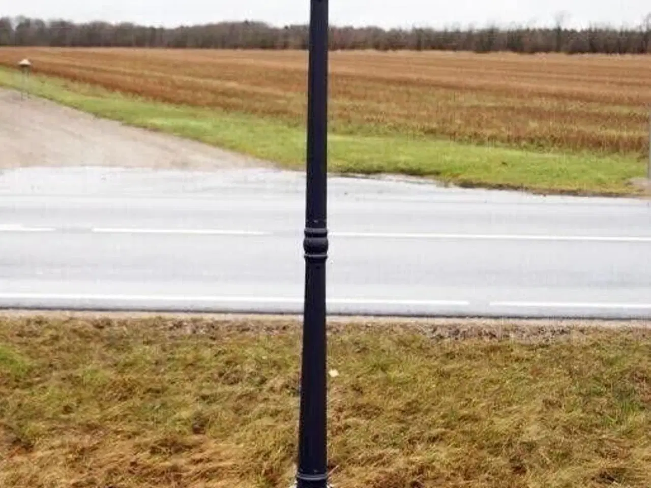 Billede 2 - 2 flotte udendørs herregårdslamper, højde ca 220 cm
