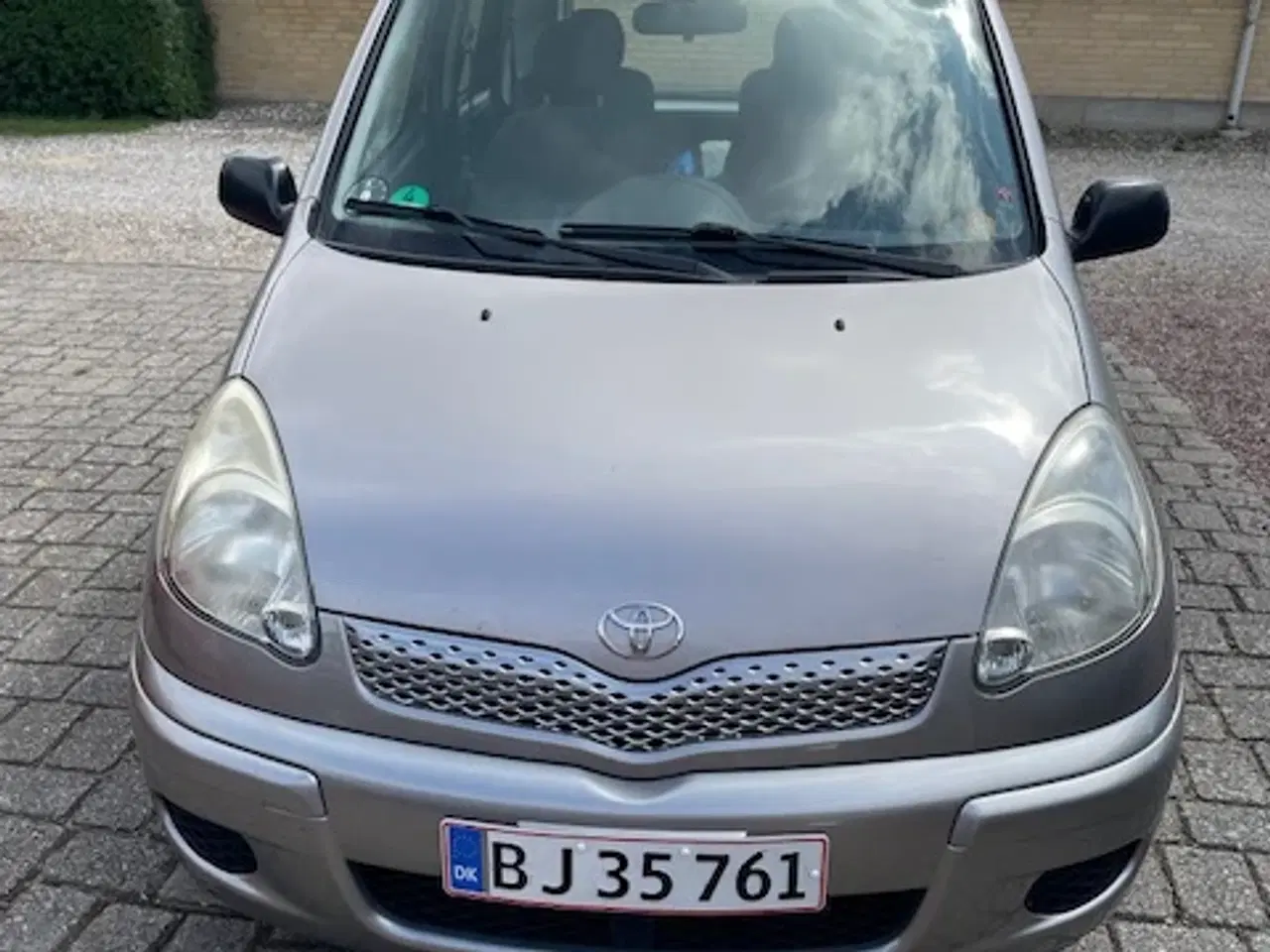 Billede 2 - Toyota Yaris Verso 1,3 benzin, årgang 07/2004