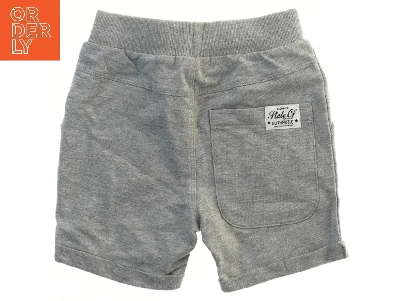 Billede 2 - Grå Shorts fra Basic needs (str. 98)