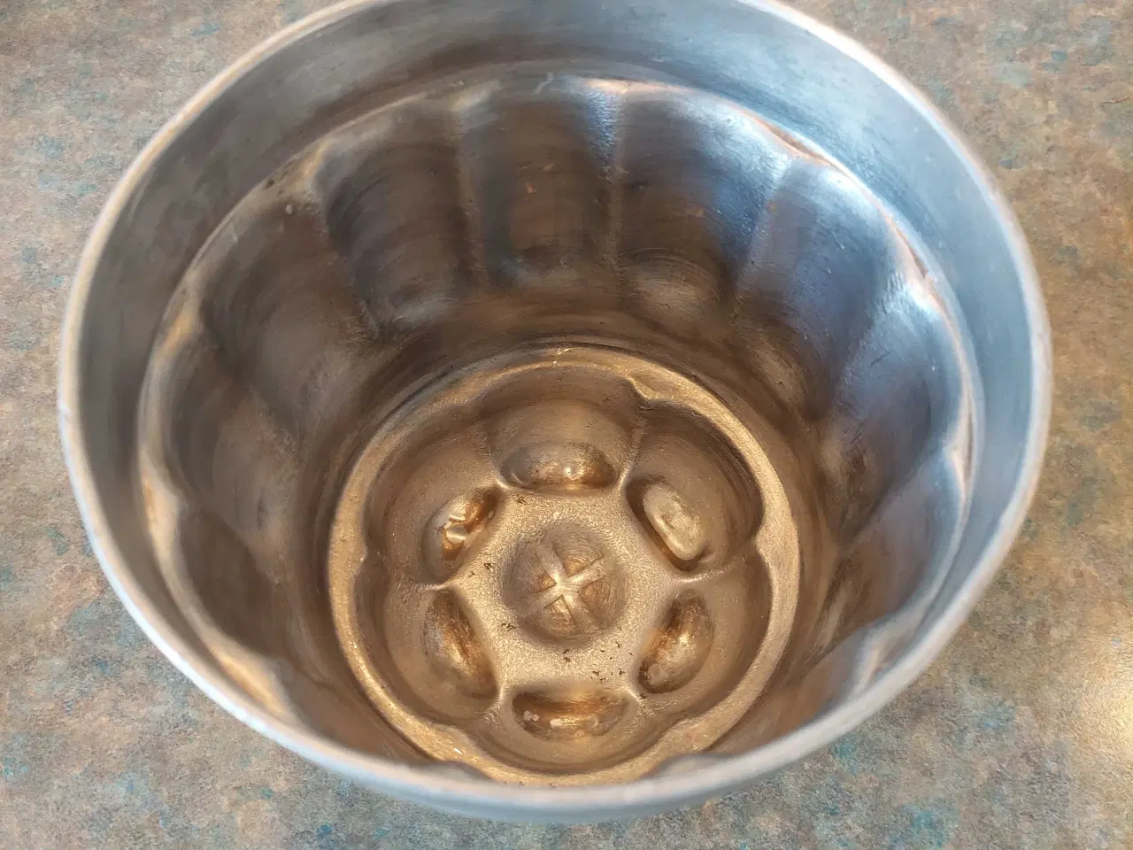 Billede 2 - Antik metal isform 