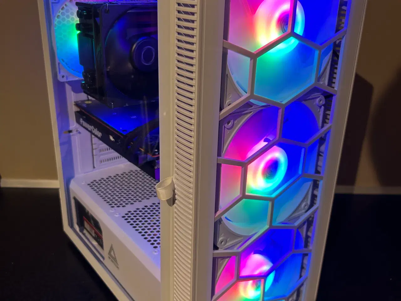 Billede 1 - 🔥 Hvid Gamer-PC | Ryzen 7 3700X (4.4 GHz) + RX 57