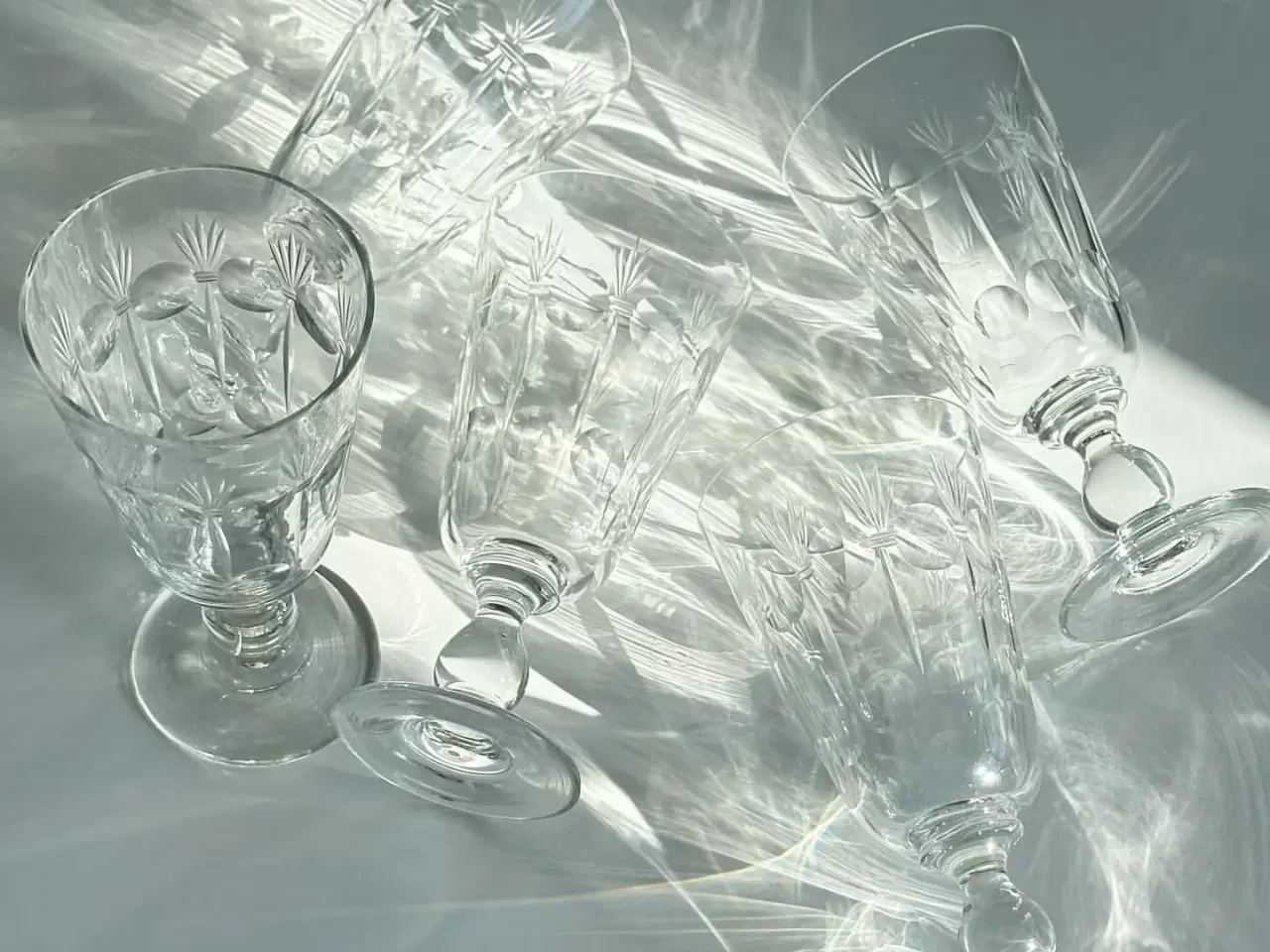Billede 1 - Krystalglas, pokalformede m slibninger, 5 stk samlet, NB