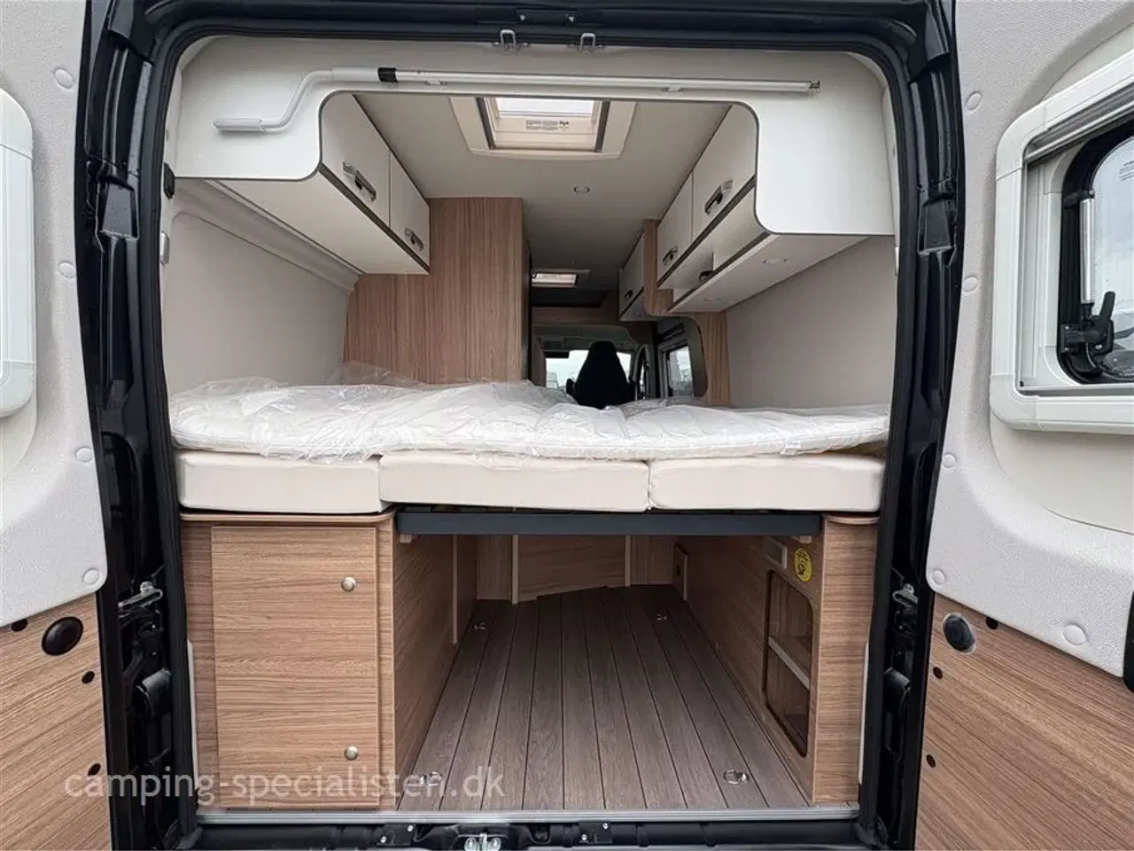 Billede 5 - 2026 - Weinsberg Carabus 540 MQ Edition Fire Ny Weinsberg Carabus 540 MQ Fire Edition 2026 - Kan ses nu hos Camping-Specialisten i Silkeborg