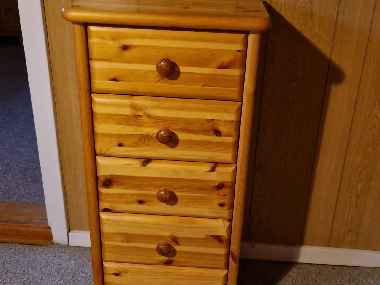 Billede 1 - Kommode i fyr