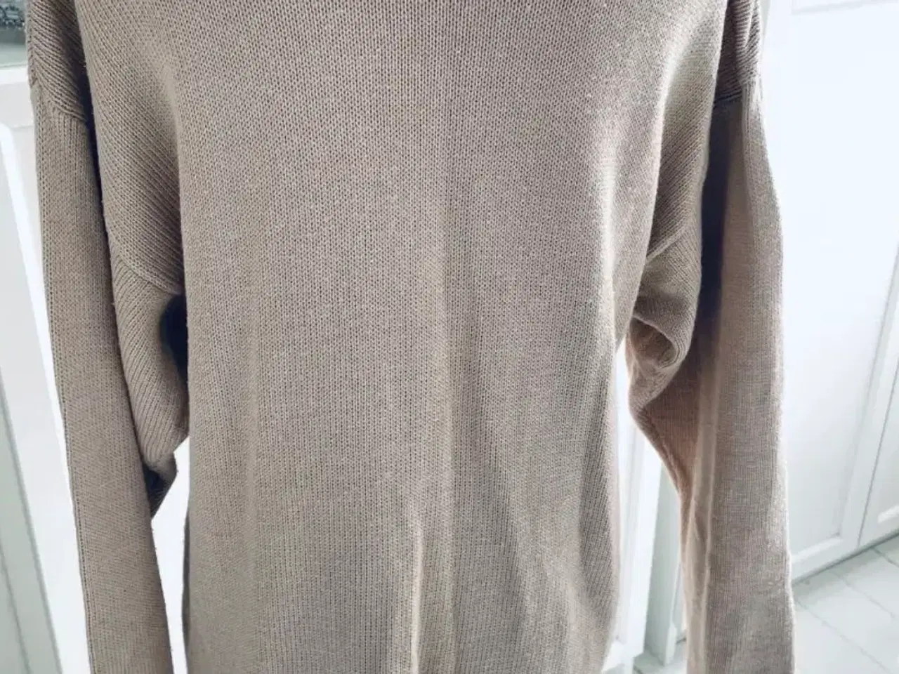 Billede 4 - Beige trøje 
