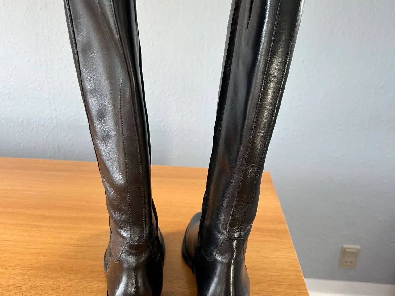 Billede 1 - Sorte lange billibi støvler