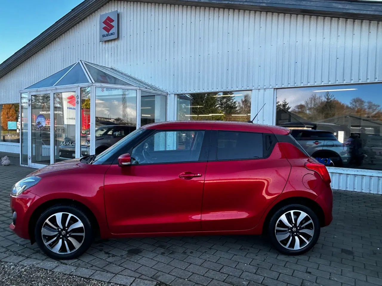 Billede 2 - Suzuki Swift 1,2 Dualjet Exclusive CVT 90HK 5d Aut.