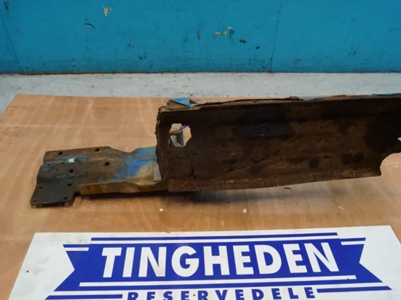 Billede 9 - Ford 4000 Batterikasse