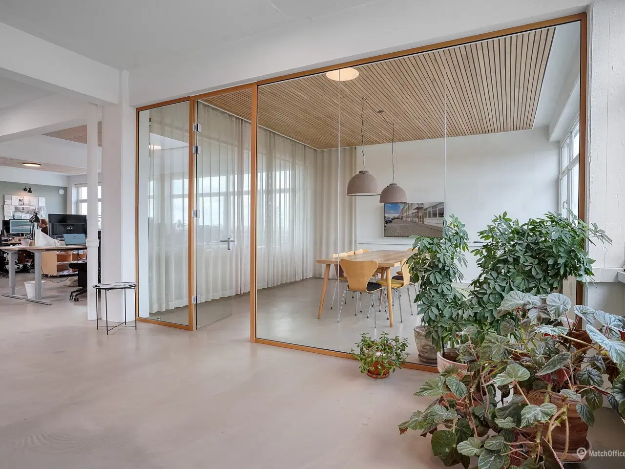 Billede 6 - Centralt beliggende ejendom med synlig facade mod Herlev Hovedgade