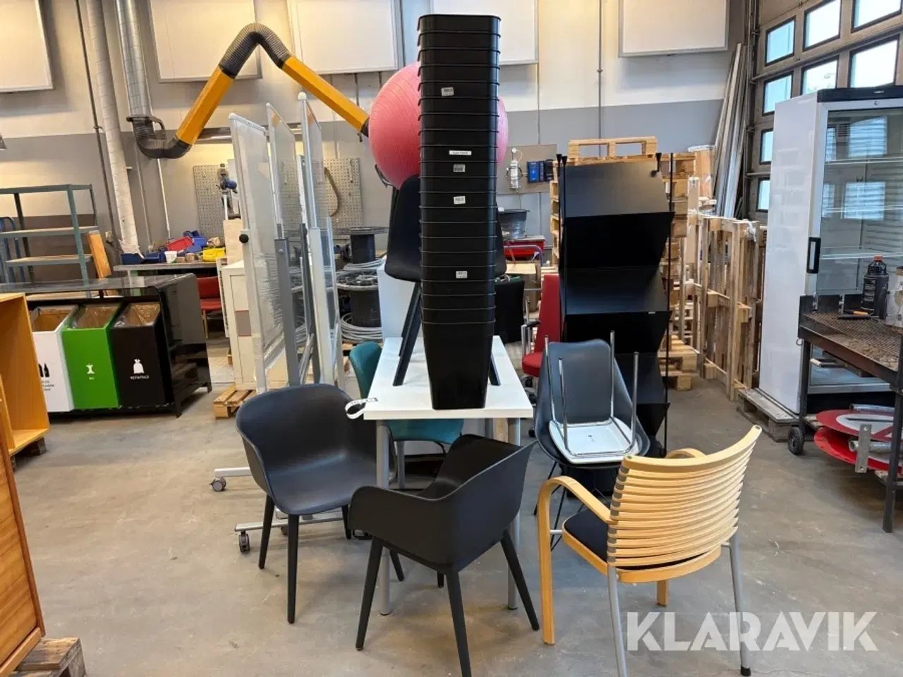 Billede 2 - Samlet lot med kontormøbler