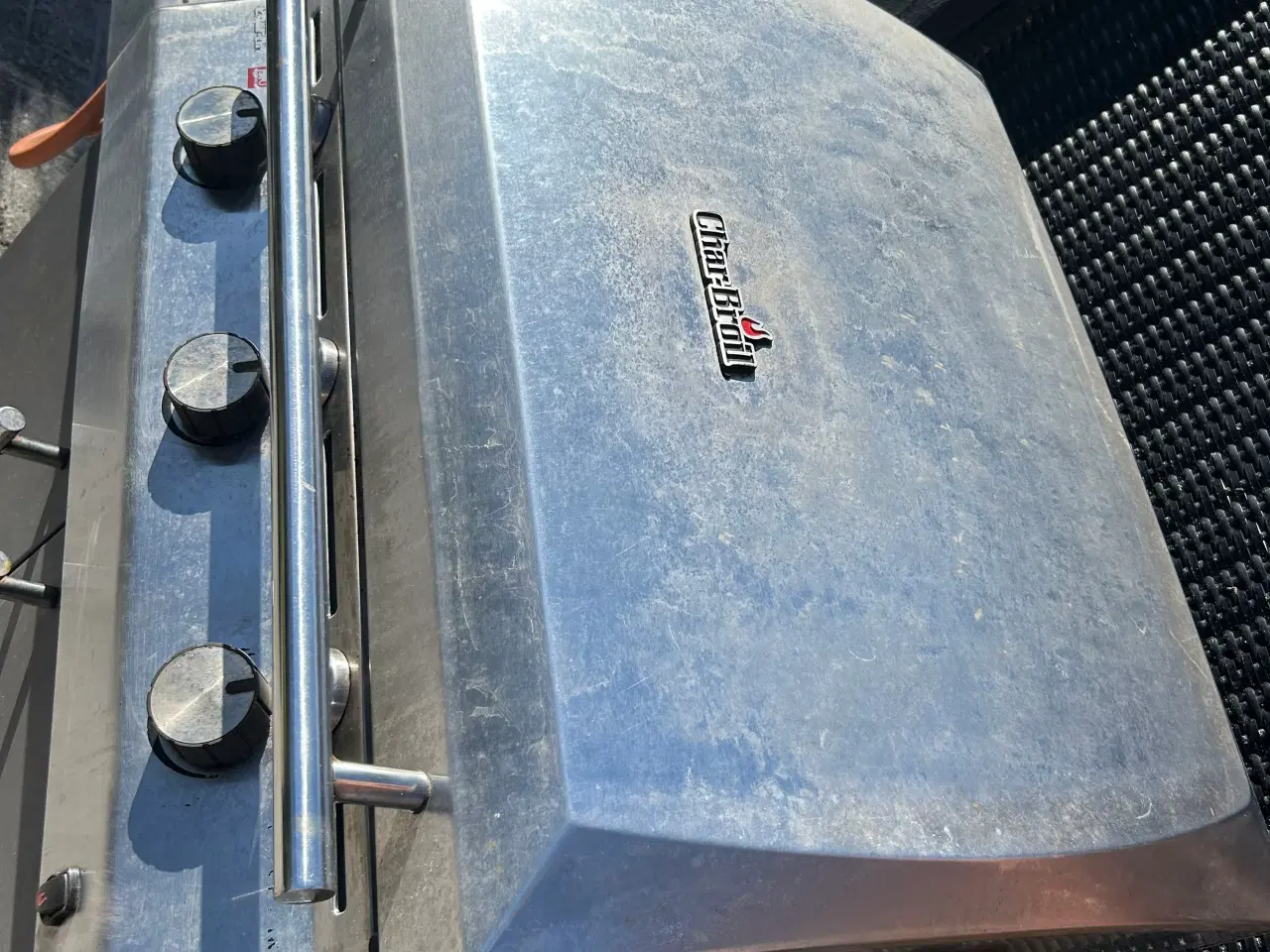 Billede 1 - Fin men godt brugt gasgrill 