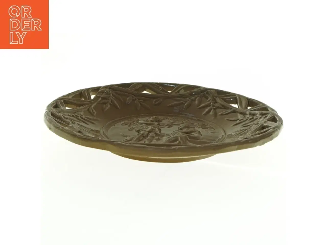 Billede 4 - Relieftallerken fra 1870-90 Søholm Bornholmsk keramik (str. Diameter 24 cm)