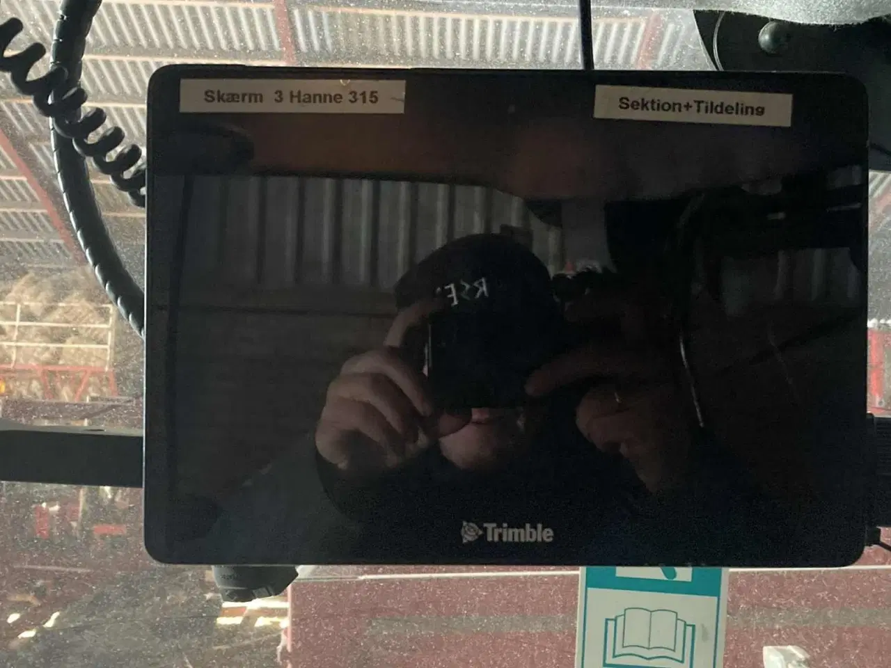 Billede 8 - New Holland T7.315 Gård traktor som er på vej hjem.