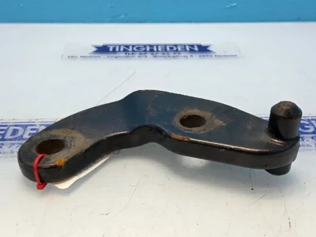 Billede 2 - New Holland TM165 Beslag R. 82006147