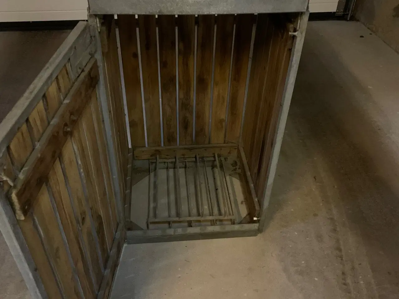 Billede 2 - Affaldsstativ med trykimprægneret træ