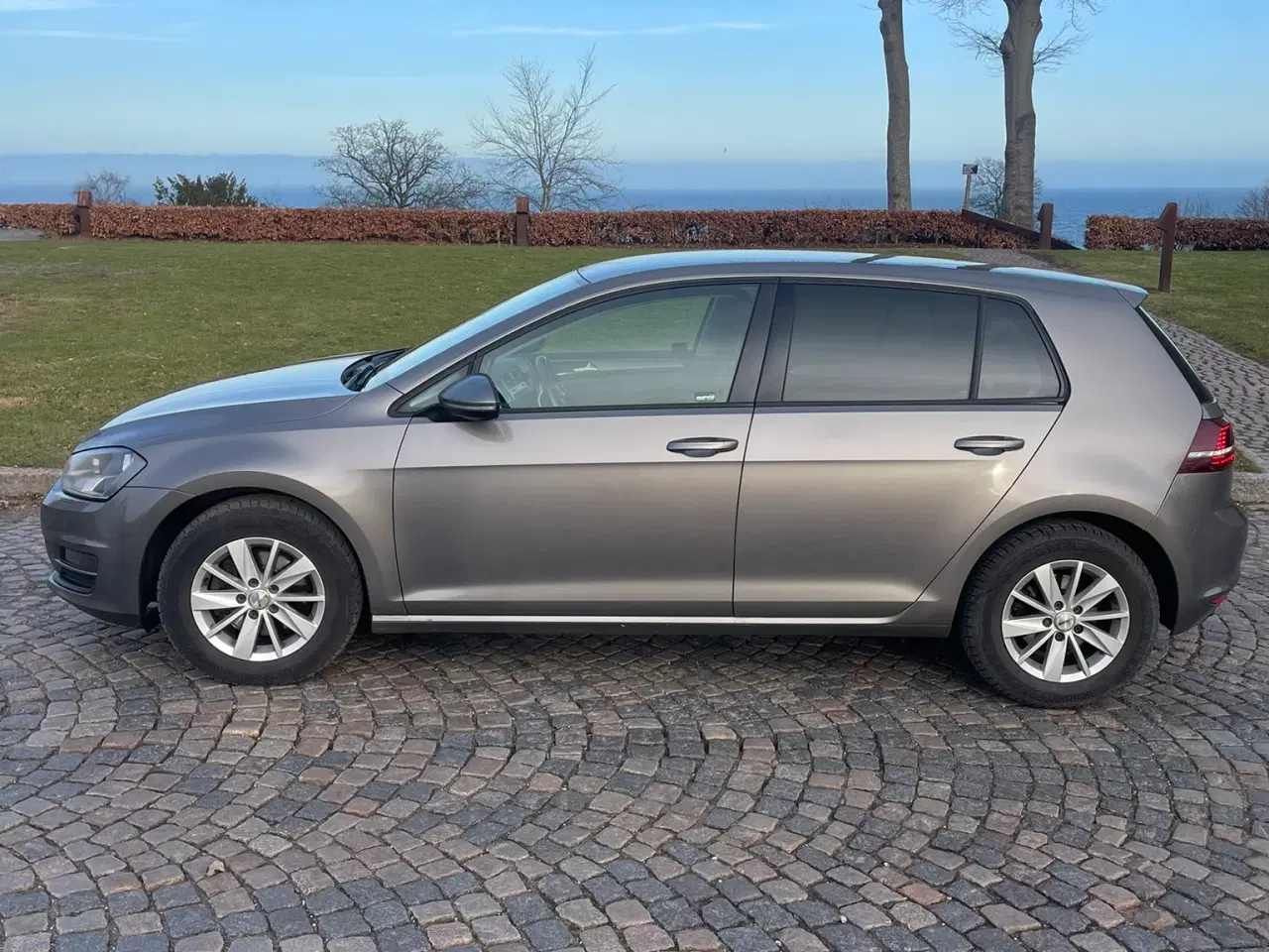 Billede 3 - Velholdt og driftssikker VW Golf sælges – klar til