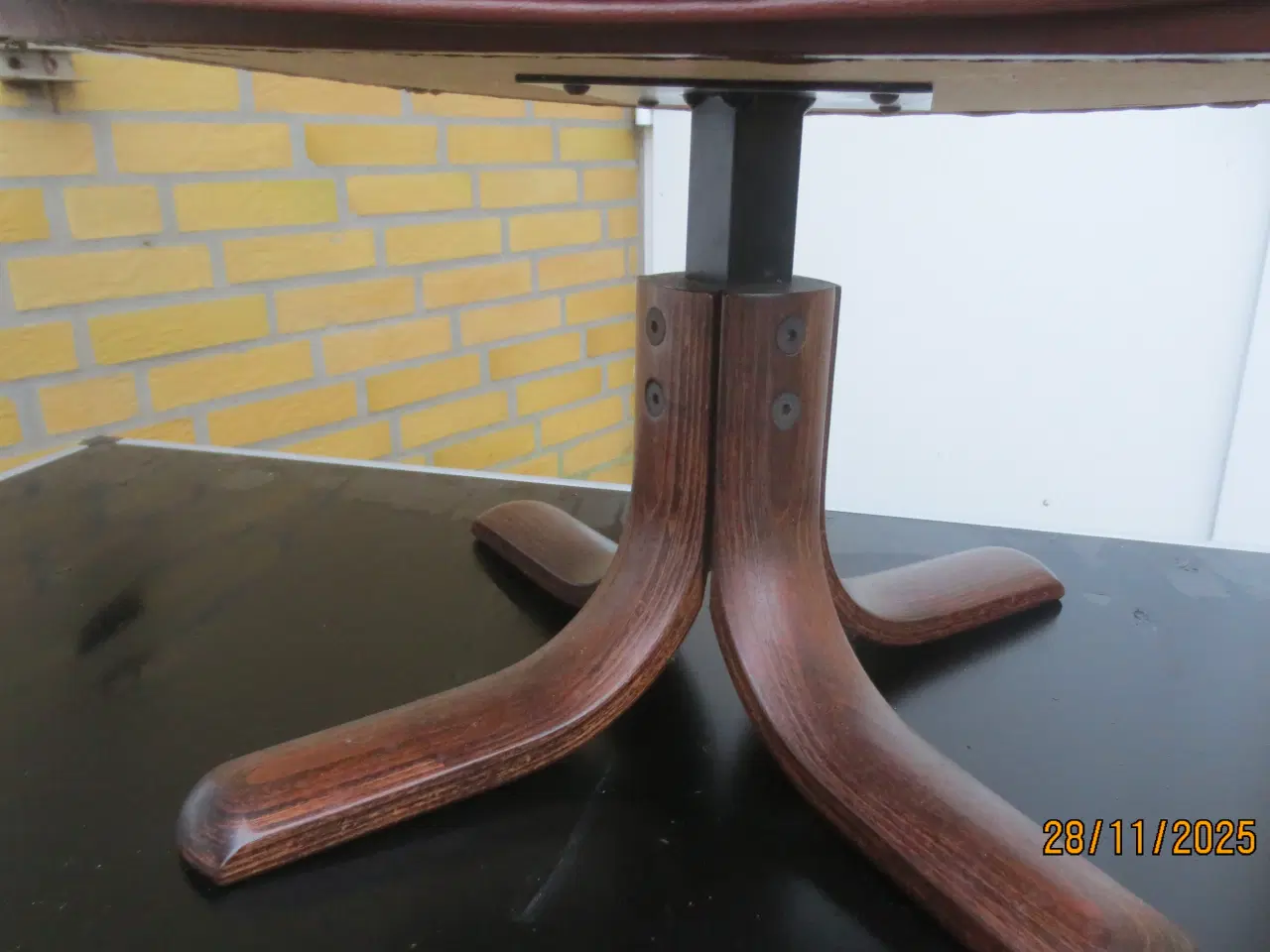 Billede 4 - 1 stk Fodskammel med brun læder