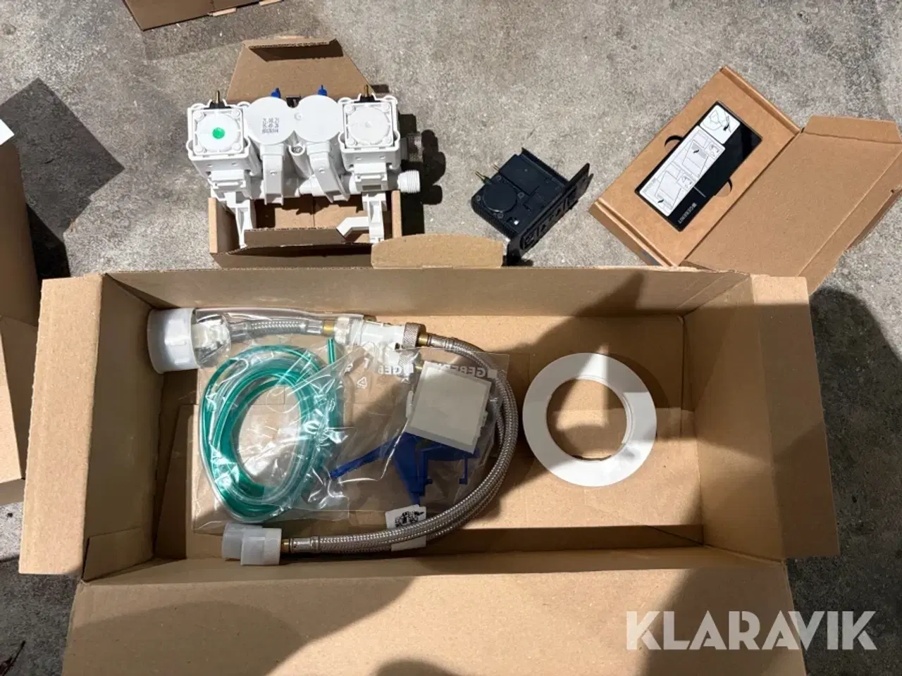 Billede 2 - Trykknap til toiletskyl Geberit hvid og sort glas 30 styk