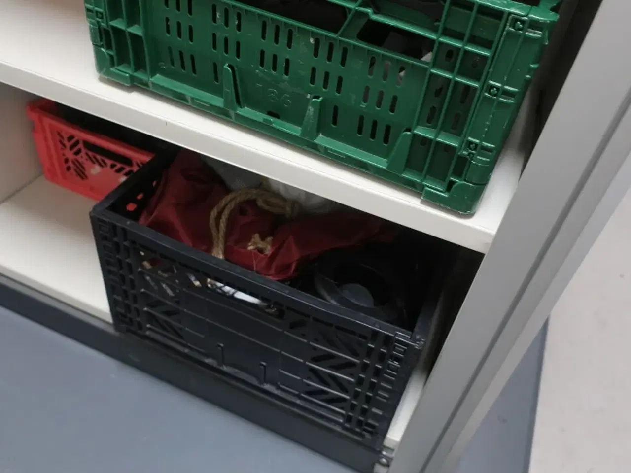 Billede 17 - Alt indhold i reoler