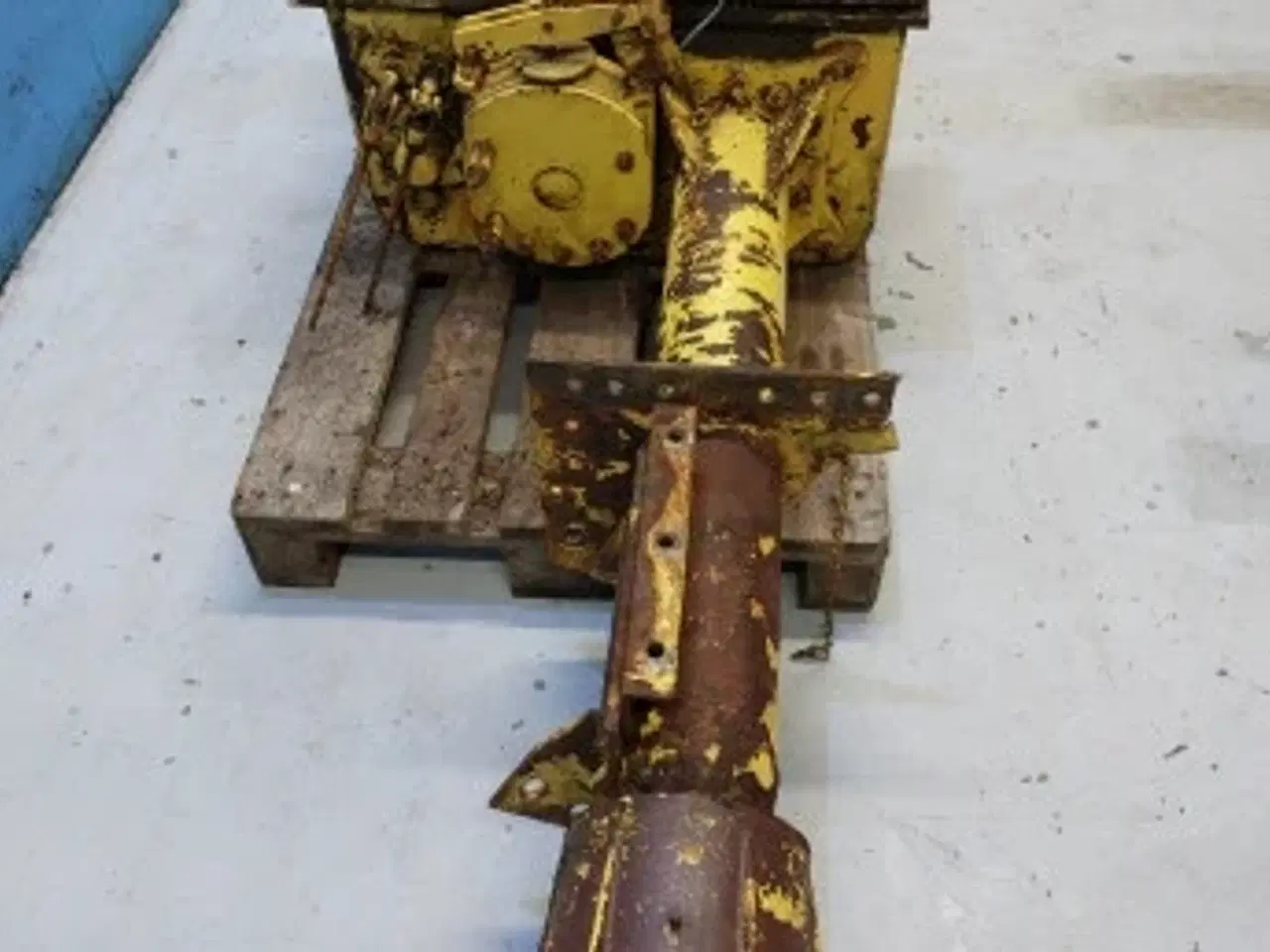 Billede 16 - New Holland 1550 Foraksel