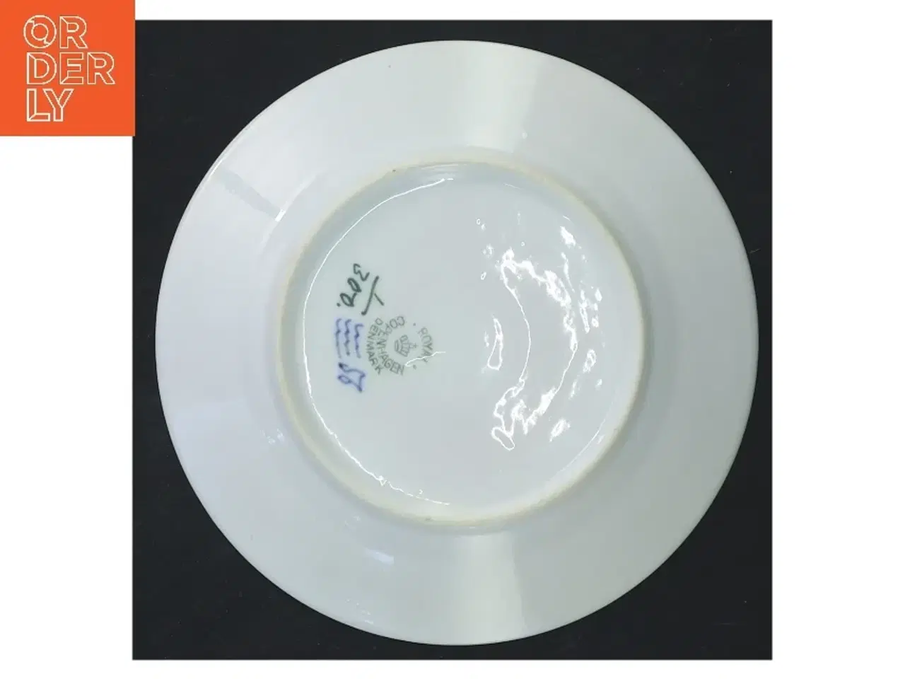 Billede 3 - Sæt med seks porcelænstallerkener, musselmalede, fra Royal Copenhagen (str. Ø 14 cm)