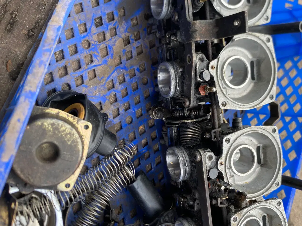 Billede 12 - Yamaha xj 600. To kasser reservedele 