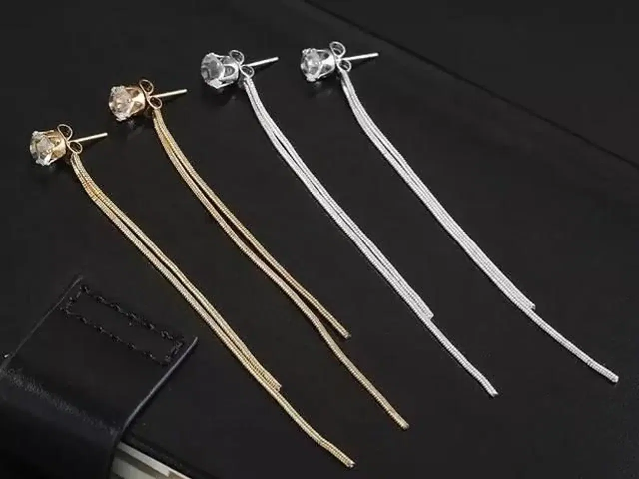 Billede 3 - Flotte guld øreringe med kæder i guld