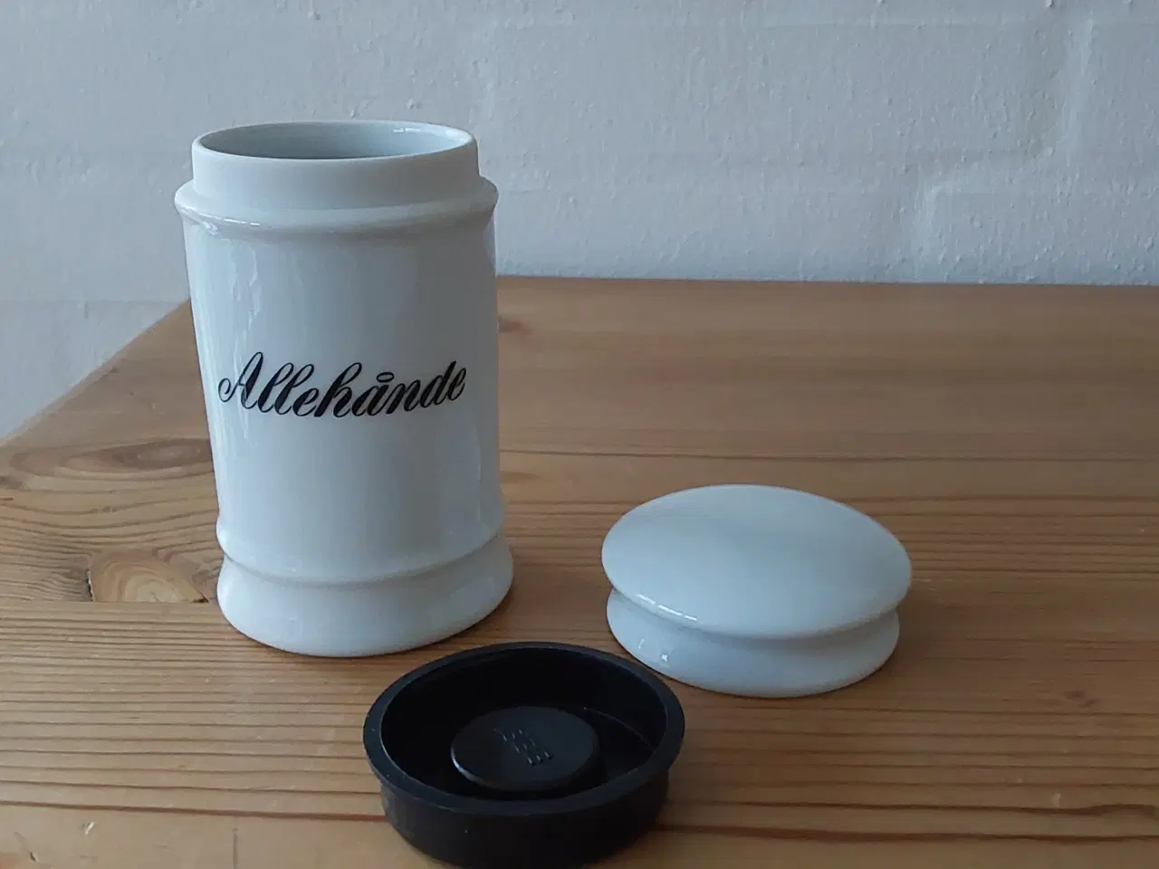 Billede 3 - Krydderikrukke Allehånde med låg i porcelæn