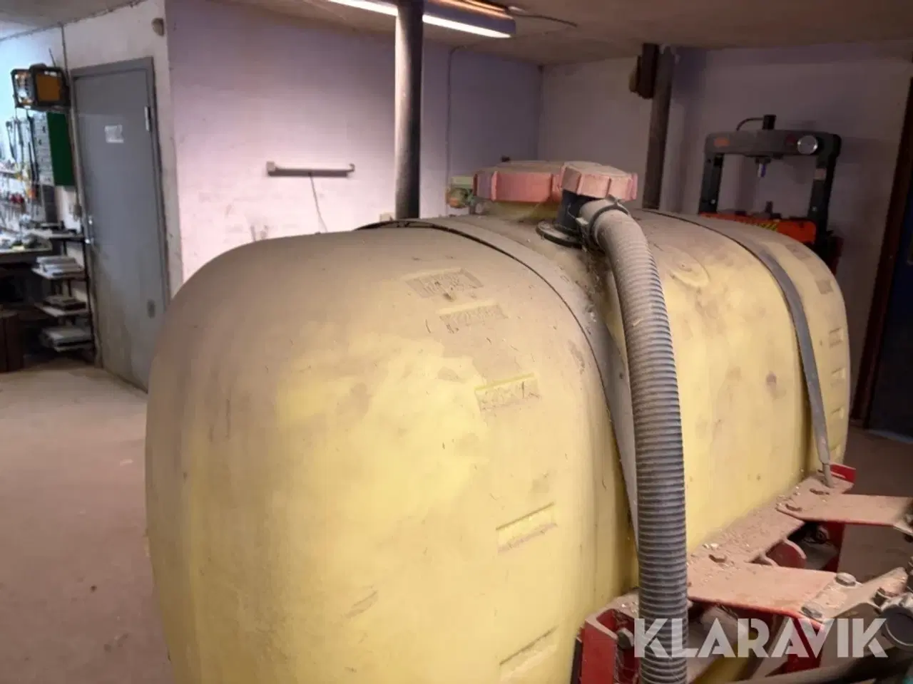 Billede 11 - Gårdspladssprøjte Hardi 1301 600 liter