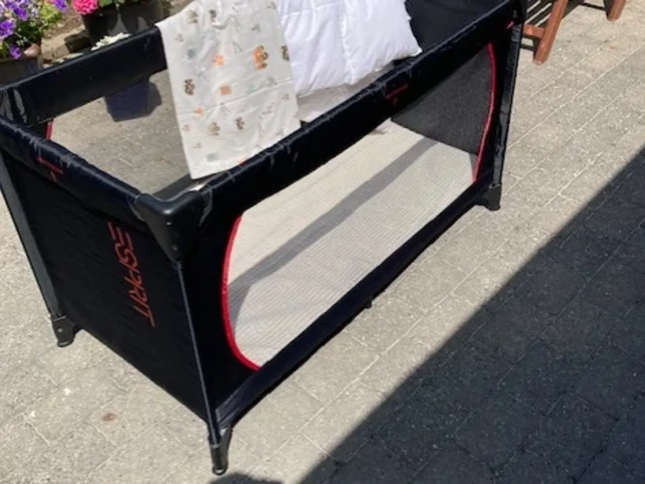 Billede 2 - Transporttable børneseng