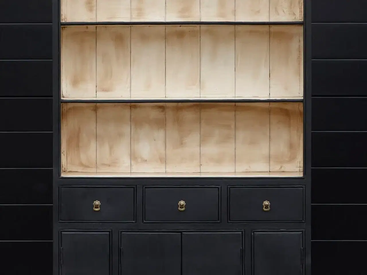 Billede 1 - Nyt Skab i træ