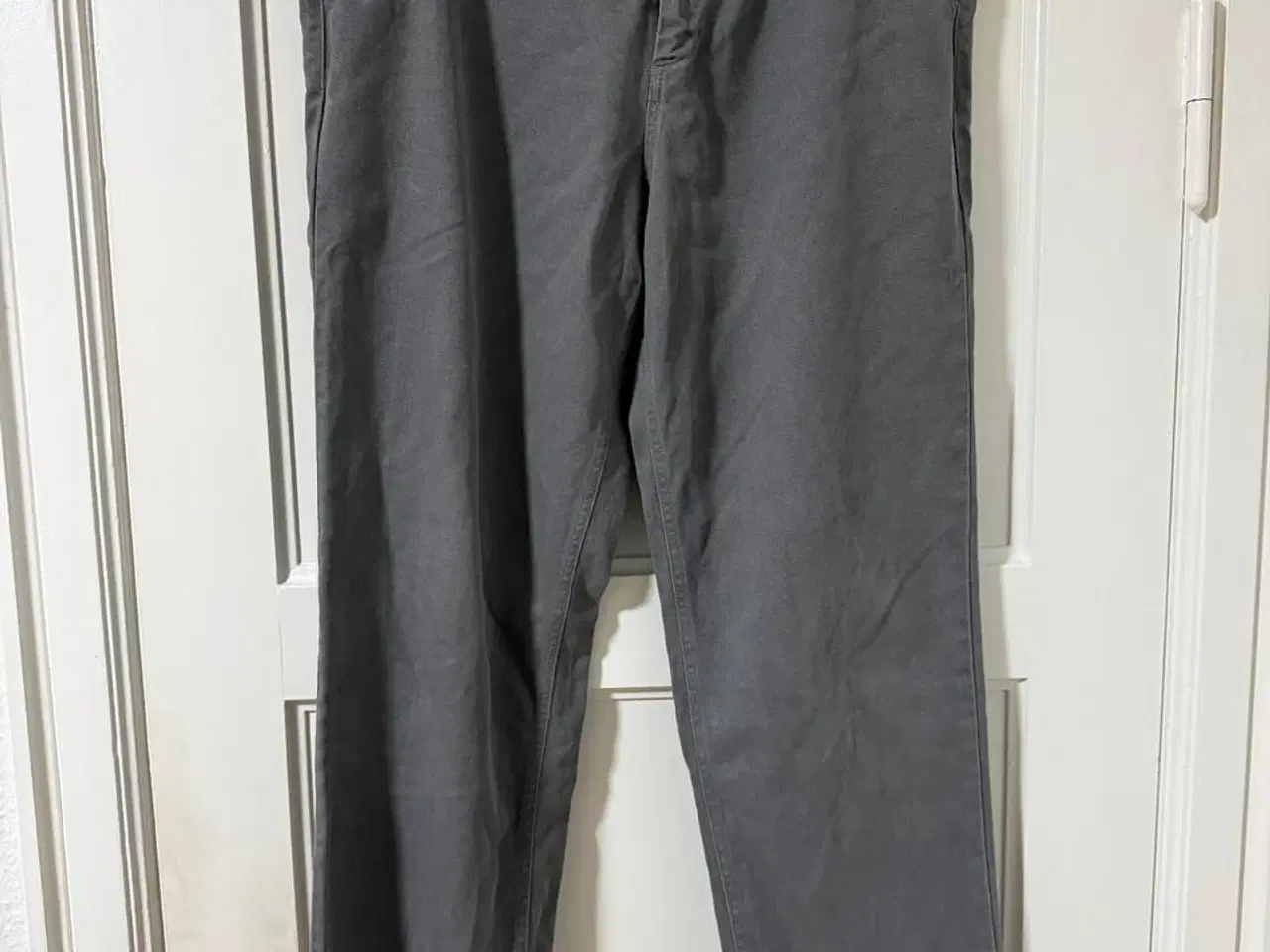 Billede 1 - A Day's March bukser, grå i flot stand – str. 50