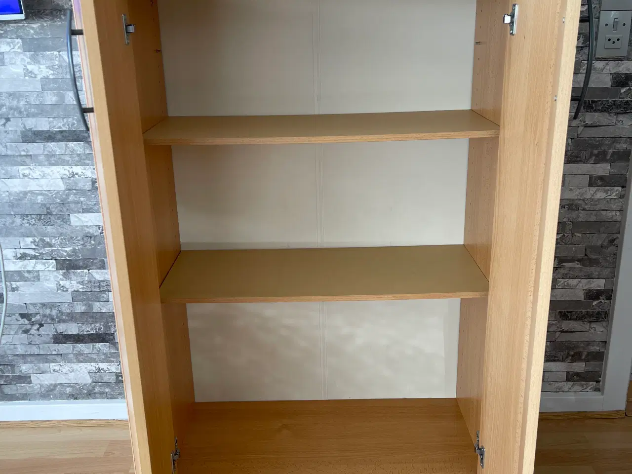 Billede 4 - Skab (flytter salg) 