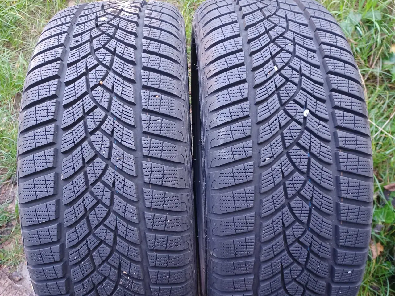 Billede 11 - Vinterdæk som nye 235/45-19