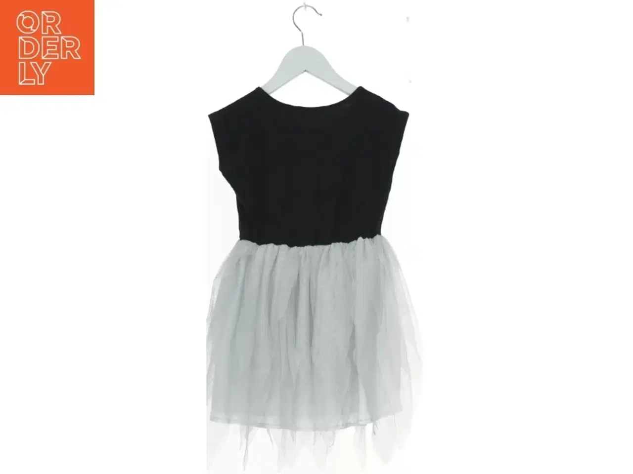 Billede 2 - Sort kjole med spøgelse motiv fra H&M (str. 110)