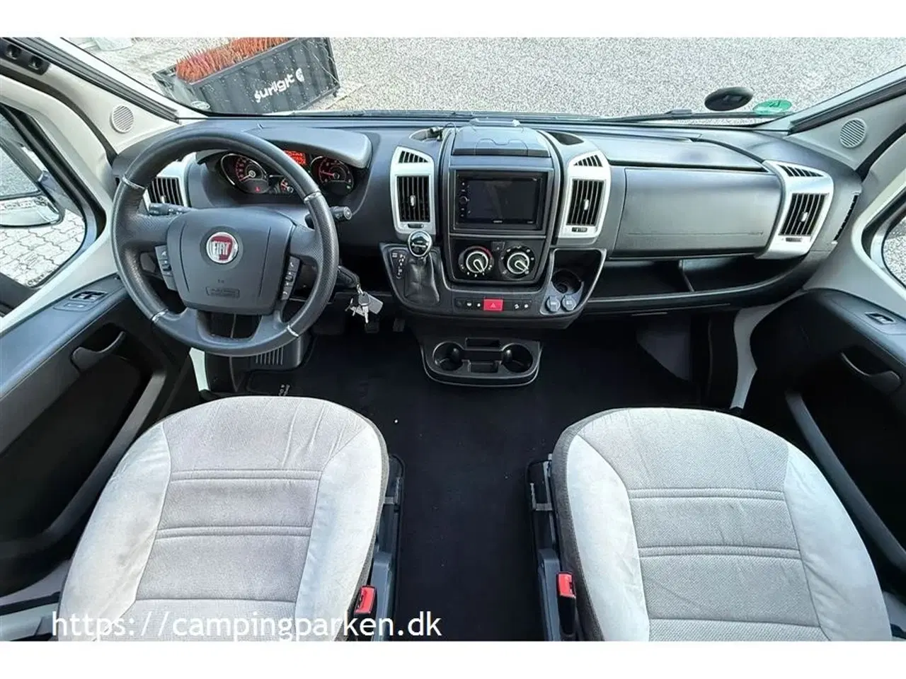 Billede 2 - 2021 - Benimar Mileo 296   Flot og velholdt camper med Queens bed