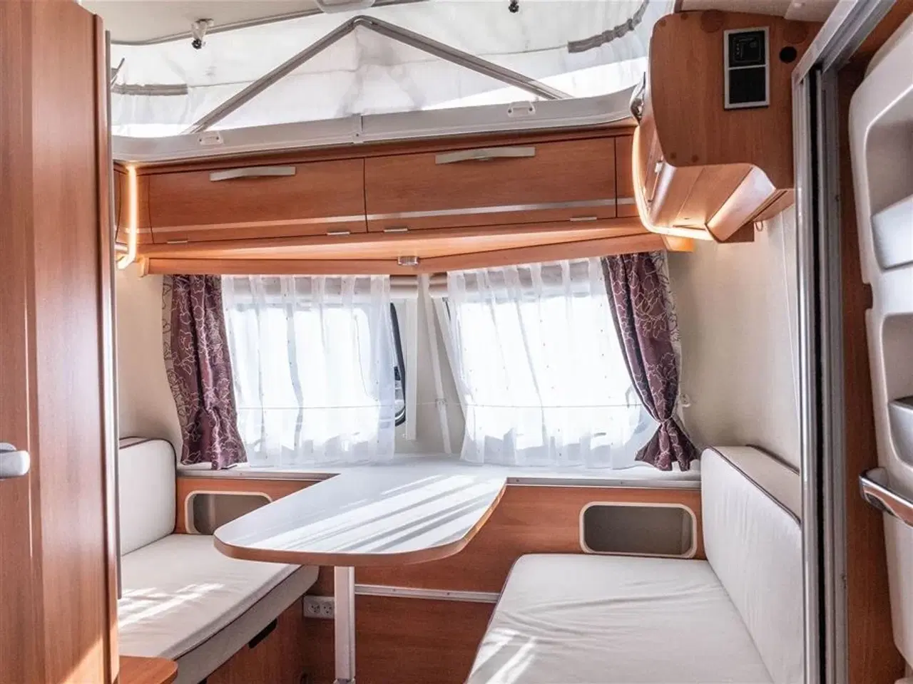 Billede 26 - 2019 - Hymer Eriba Touring Troll 535 GT   Yderst velholdt vogn med hævetag og meget udstyr