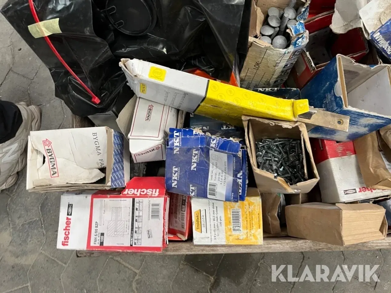 Billede 9 - Lot - Blandet skurer, søm med mere.