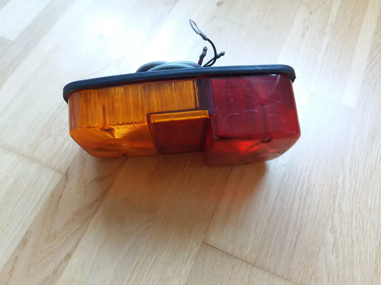 Billede 4 - Ny baglygte ( Butlers 1807 ) Bedford